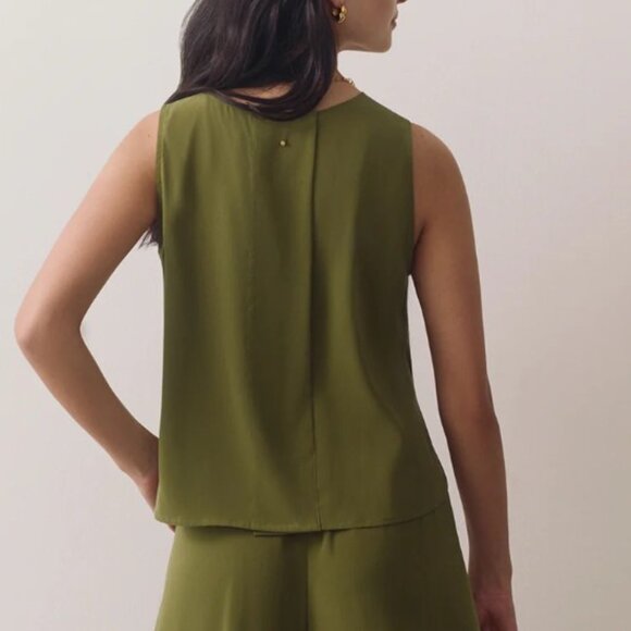 Cuyana Washable Silk Cropped Overlay Tank, Moss/Large - Picture 5 of 10